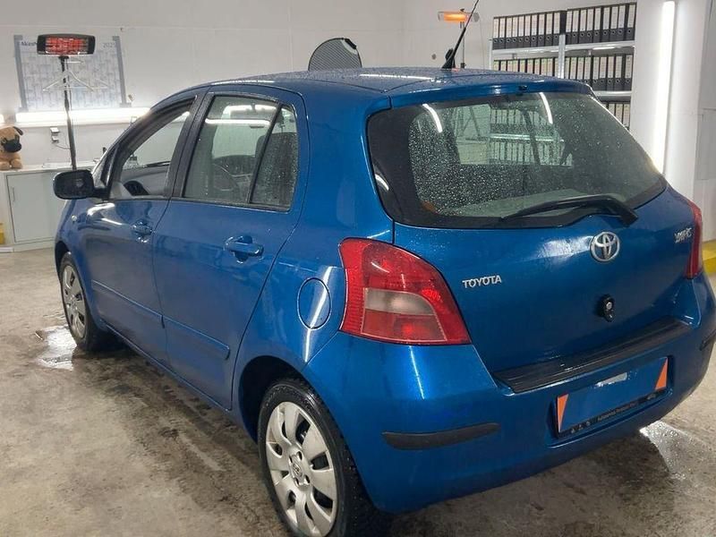 Gebraucht Toyota Yaris Sol 87 PS (63 kW) 2006 Blau Limousine
