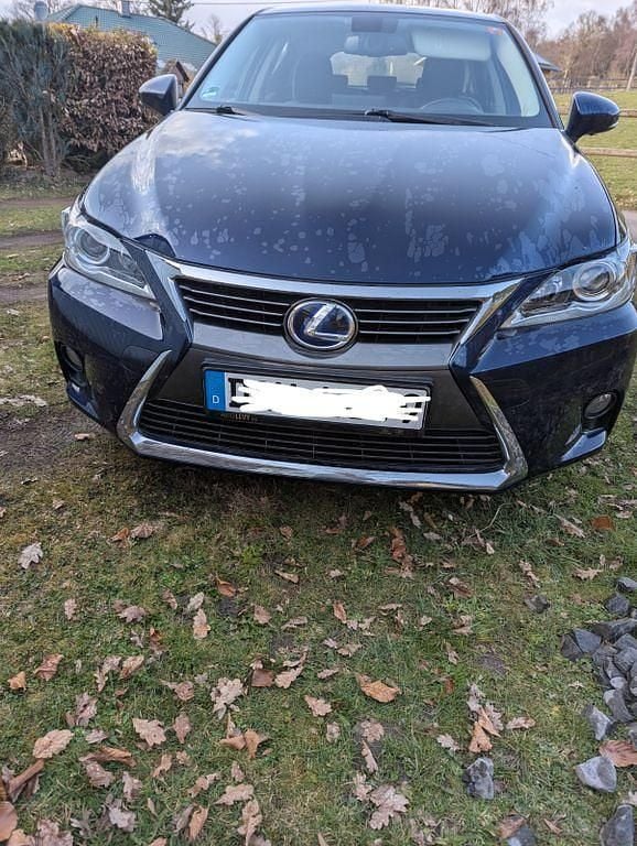 Gebraucht Lexus CT200h 136 PS (100 kW) 2017 Blau Limousine