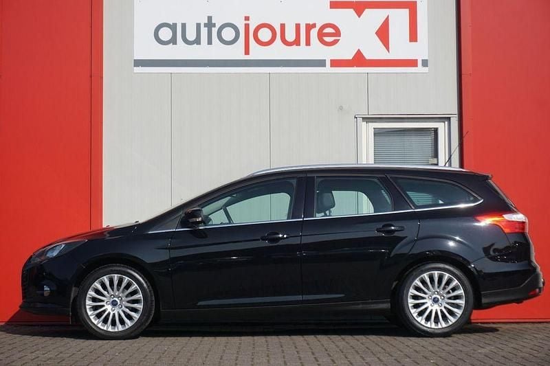 Second-hand Ford Focus 126 CP (92 kW) 2011 Negru Break