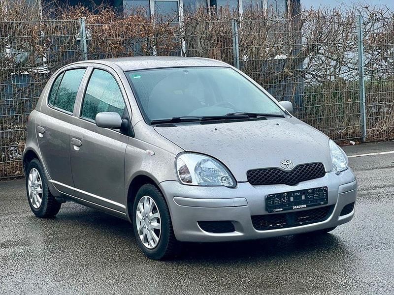 Gebraucht Toyota Yaris Edition 65 PS (47 kW) 2004 Grau Limousine