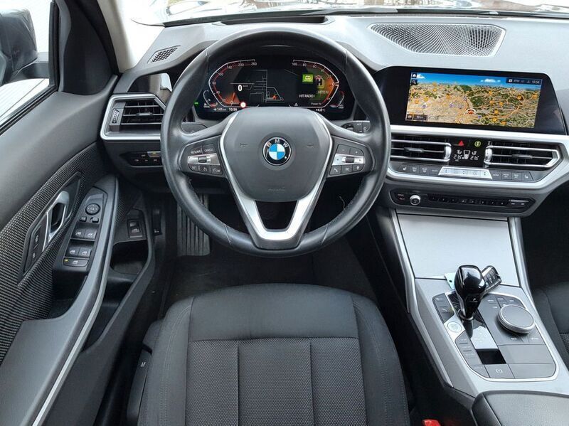 Gebraucht BMW 318 Advantage 150 PS (110 kW) 2021 Mineralgrau Kombi