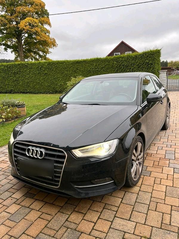 Schwarz Gebraucht 2012 Audi A3 Ambition Kleinwagen | 6.500 € (Superpreis) - Bild 1/4