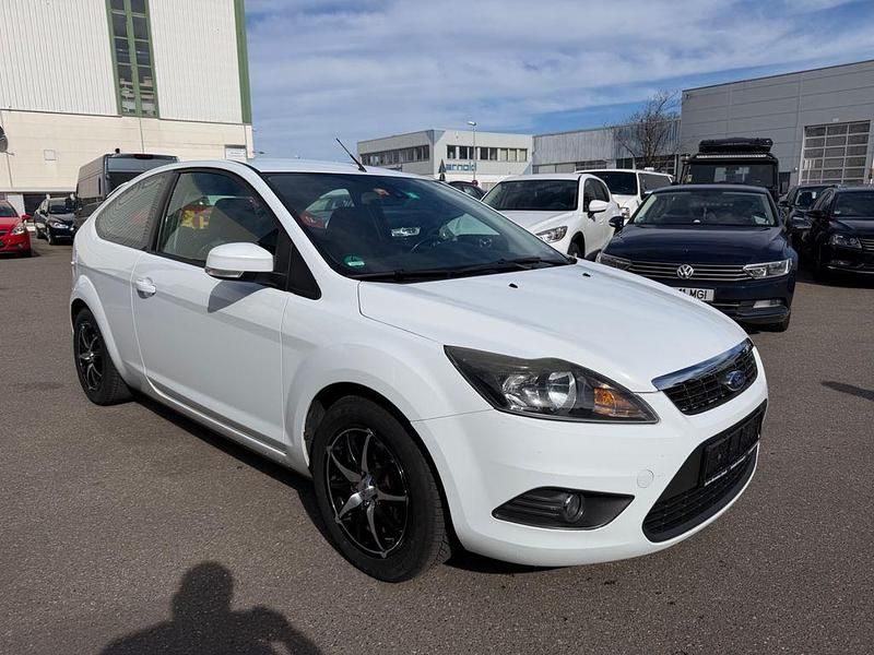 Gebraucht Ford Focus Style 125 PS (91 kW) 2010 Weiß Kleinwagen