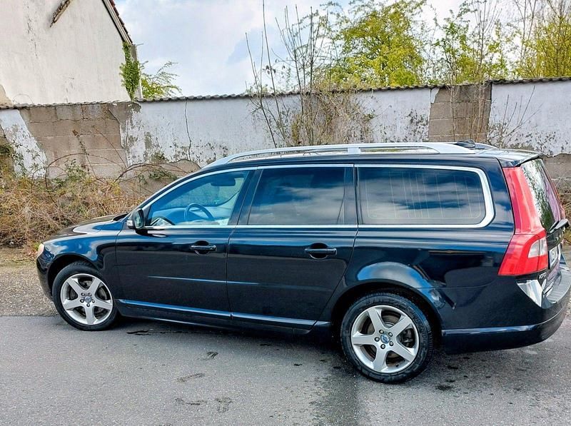 Gebraucht Volvo V70 Summum 185 PS (136 kW) 2008 Schwarz Kombi