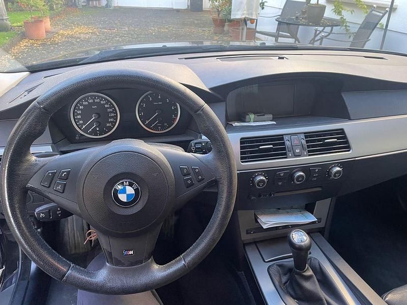 Schwarz Gebraucht 2005 BMW 530 Performance Limousine | 4.480 € (Superpreis) - Bild 1/4