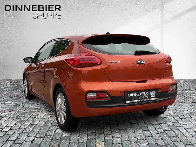 Gebraucht Kia ProCeed Spirit 135 PS (99 kW) 2014 Techno orange Kleinwagen