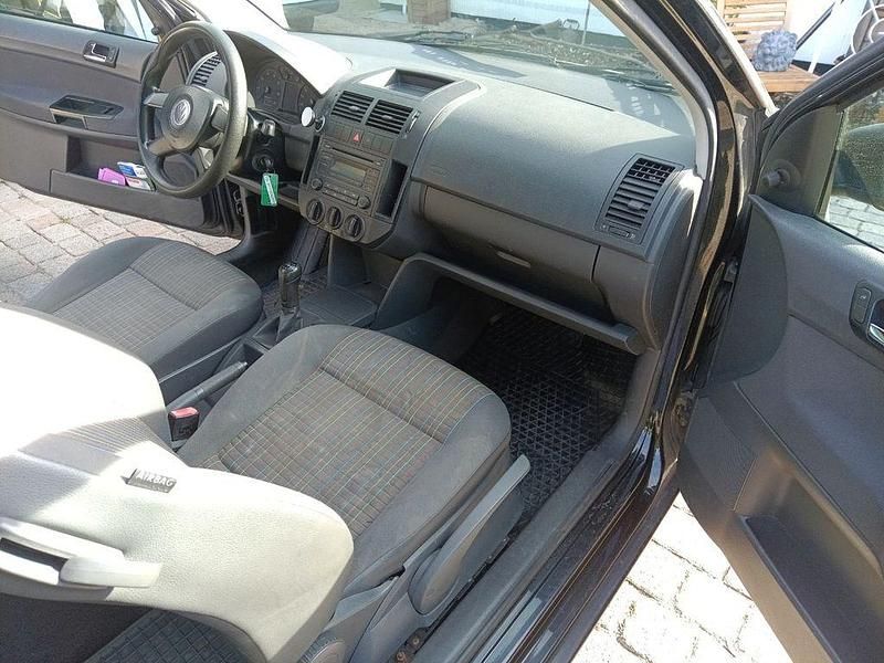 Schwarz Gebraucht 2005 VW Polo Basis Limousine | 2.290 € (Etwas zu teuer) - Bild 1/4