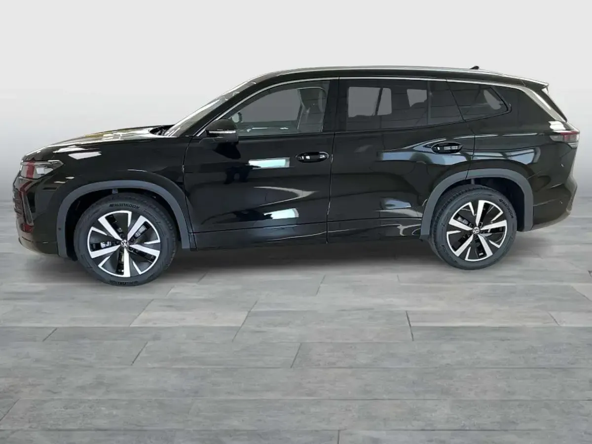 Neu VW Tayron Life 150 PS (110 kW) 2025 Grenadillschwarz, metallic SUV