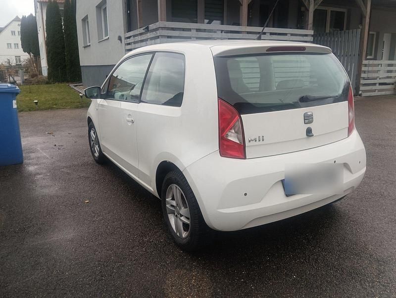 Weiß Gebraucht 2013 Seat Mii 4You Kleinwagen | 2.100 € (Teuer) - Bild 1/4