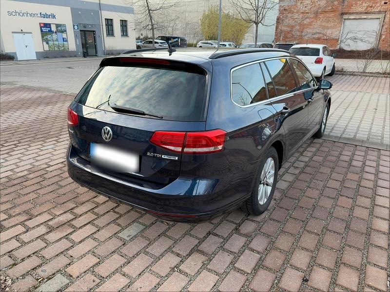 Gebraucht VW Passat 150 PS (110 kW) 2015 Blau Kombi