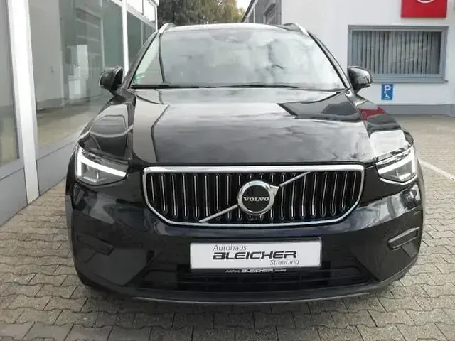 Gebraucht Volvo XC40 211 PS (155 kW) 2022 Onyx black / metallic SUV