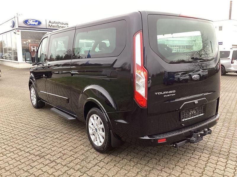 Gebraucht Ford Tourneo 150 PS (110 kW) 2023 Agate black Van / Kleinbus