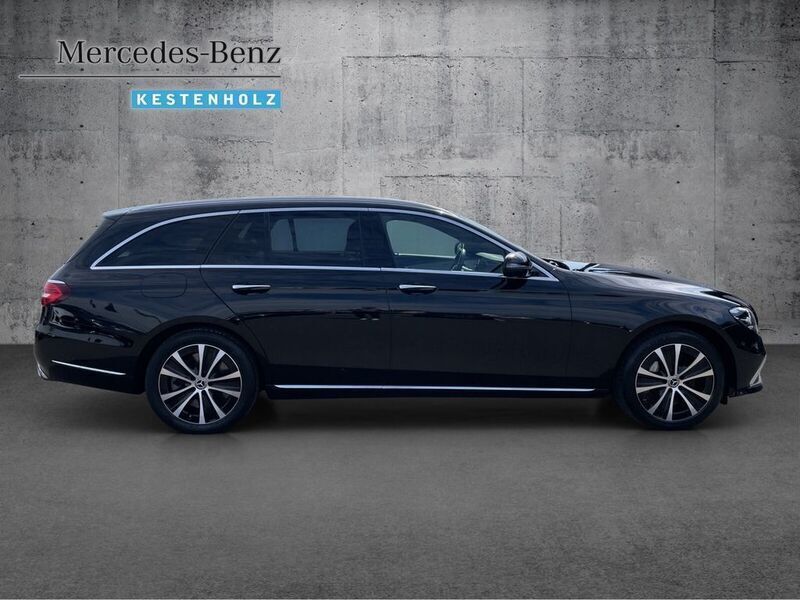 Gebraucht Mercedes E300 Exclusive 306 PS (225 kW) 2022 Schwarz Kombi