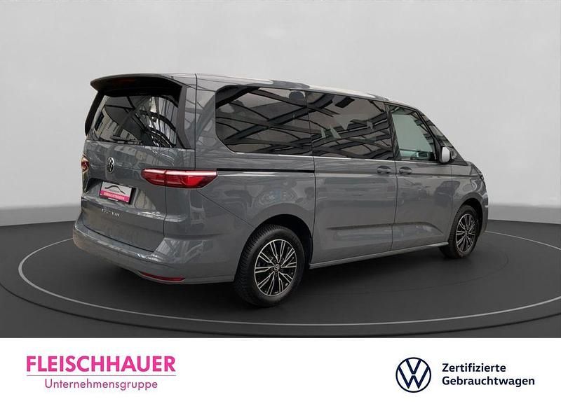 Gebraucht VW Multivan Basis 150 PS (110 kW) 2025 Grau Van