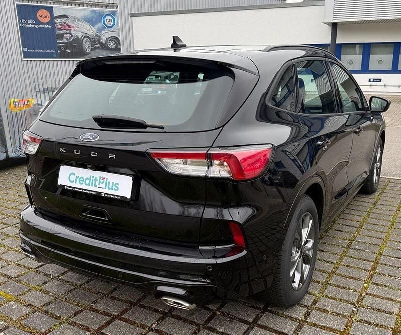 Gebraucht Ford Kuga ST-Line 120 PS (88 kW) 2023 Schwarz SUV