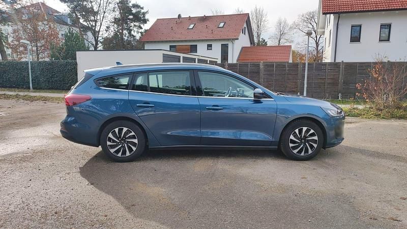 Gebraucht Ford Focus Titanium 125 PS (91 kW) 2023 Kombi