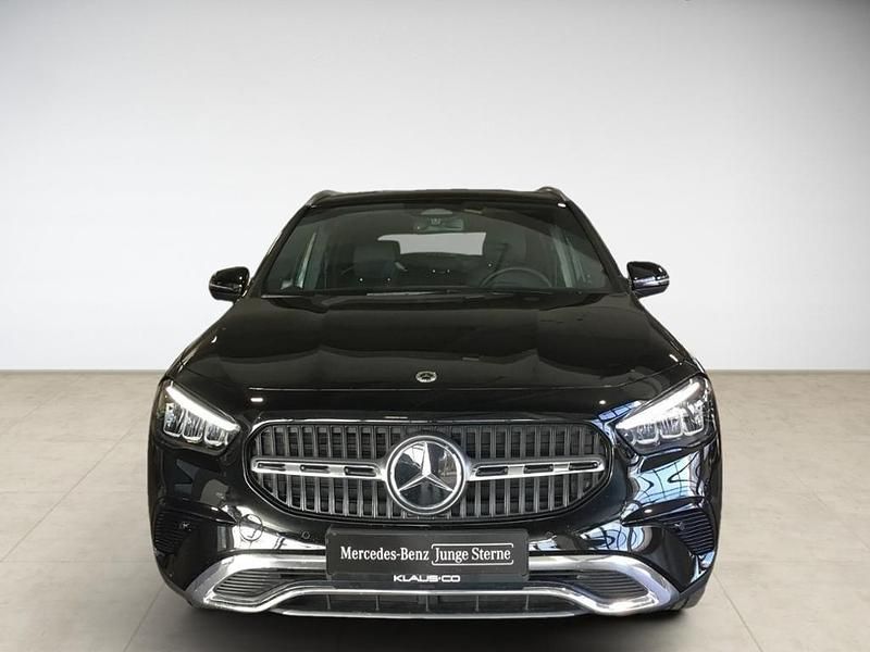 Gebraucht Mercedes GLA200 Progressive 150 PS (110 kW) 2025 Metalliclack kosmosschwarz (metallic) SUV