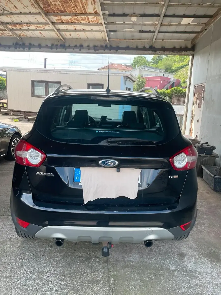 Gebraucht Ford Kuga 136 PS (100 kW) 2009 Schwarz SUV