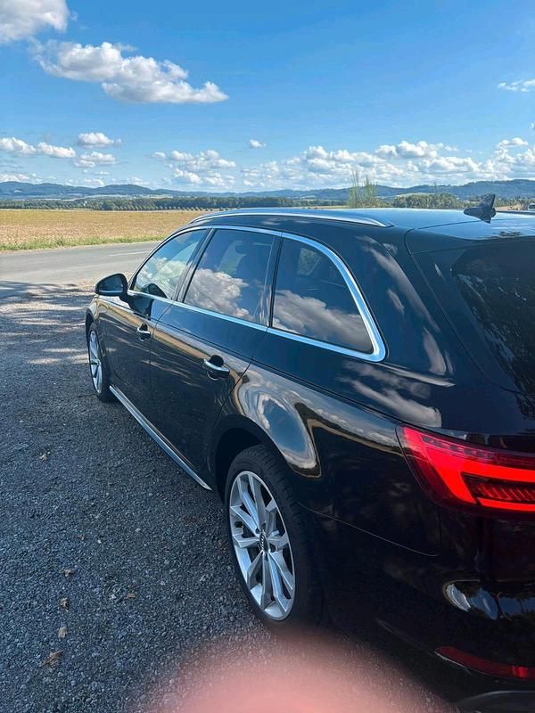 Gebraucht Audi A4 150 PS (110 kW) 2016 Schwarz Kombi