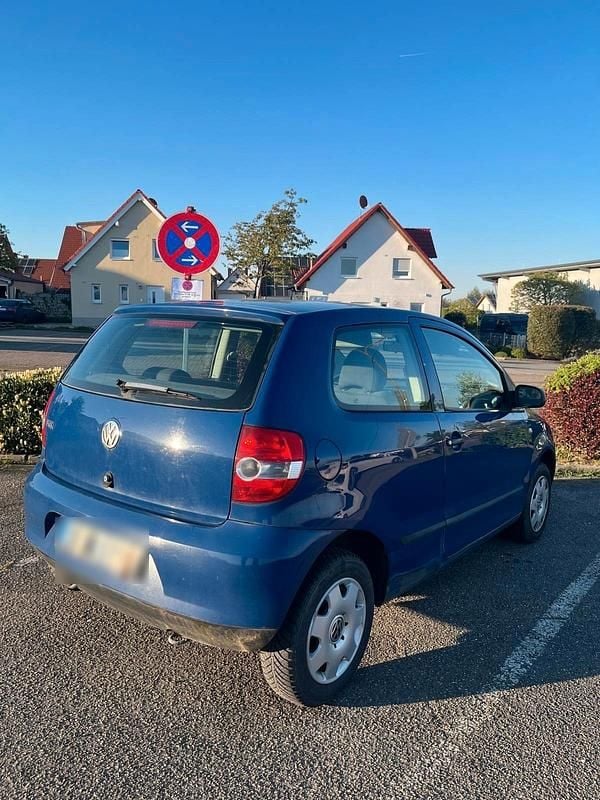 Second-hand VW Fox 55 CP (40 kW) 2005 Albastru Hatchback