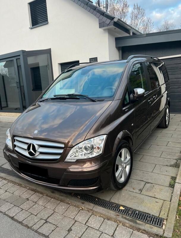 Braun Gebraucht 2012 Mercedes Viano Edition Van / Kleinbus | 22.250 € (Etwas zu teuer) - Bild 1/4
