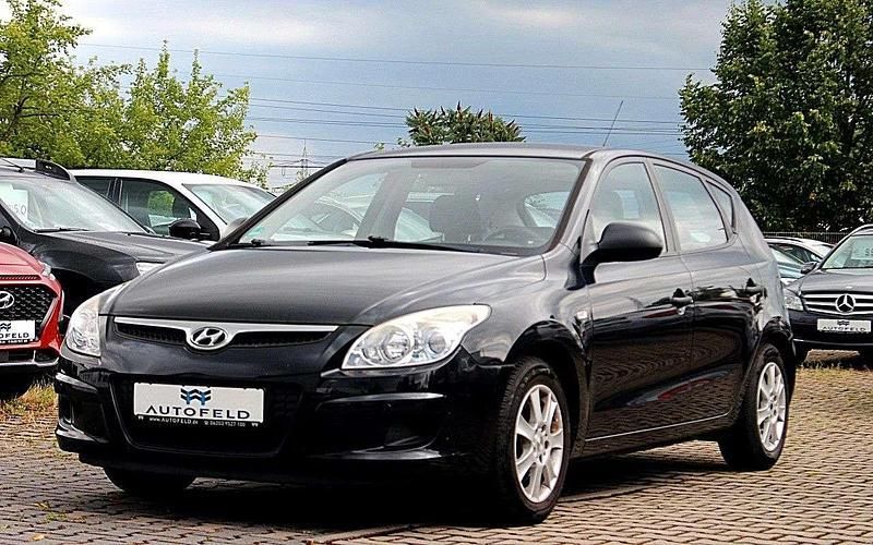 Schwarz Gebraucht 2008 Hyundai i30 Kombi | 4.950 € (Fairer Preis) - Bild 1/4