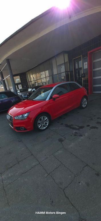 Gebraucht Audi A1 Ambition 122 PS (89 kW) 2012 Rot Kleinwagen