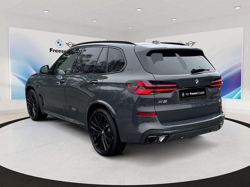 Neu BMW X5 Shadowline 352 PS (258 kW) 2026 Grau SUV