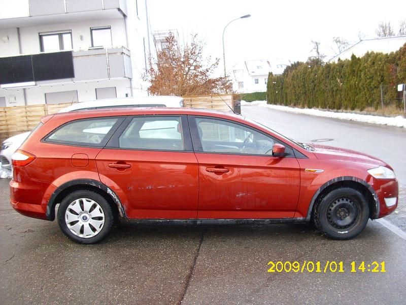 Gebraucht Ford Mondeo Trend 125 PS (91 kW) 2008 Orange Kombi