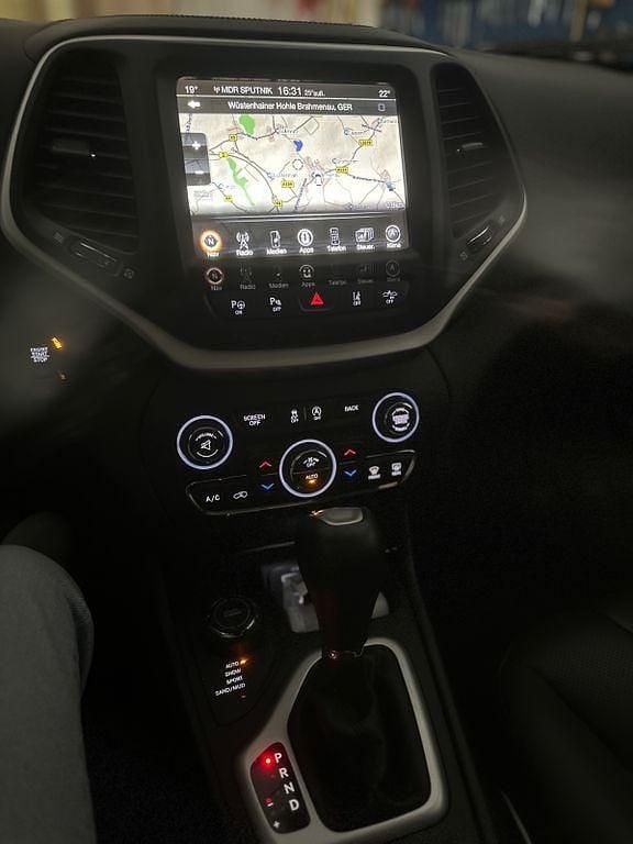 Gebraucht Jeep Cherokee Overland 200 PS (147 kW) 2017 Schwarz SUV