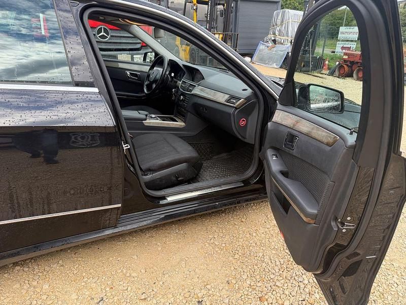 Gebraucht Mercedes E350 Elegance 231 PS (169 kW) 2010 Schwarz Limousine