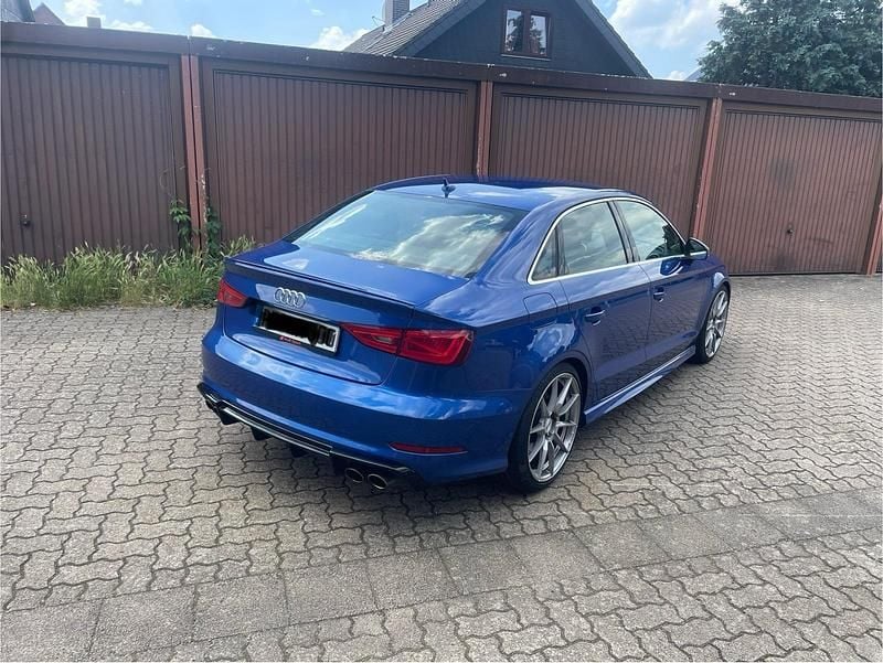 Second-hand Audi S3 Performance 390 CP (286 kW) 2015 Albastru Berlinǎ