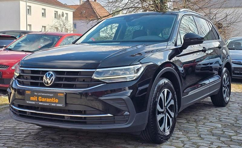 Gebraucht VW Tiguan Active 150 PS (110 kW) 2023 Schwarz SUV