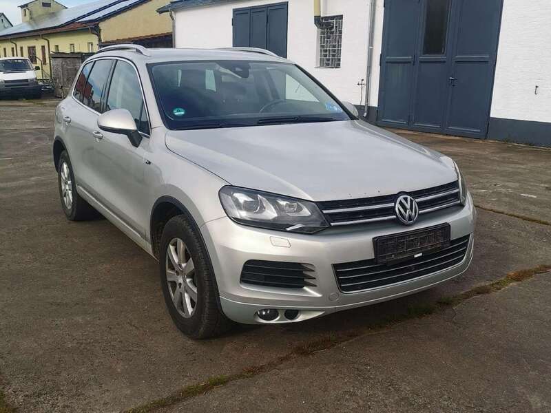 Silver leaf metallic Gebraucht 2014 VW Touareg R-line SUV | 13.900 € (Superpreis) - Bild 1/4