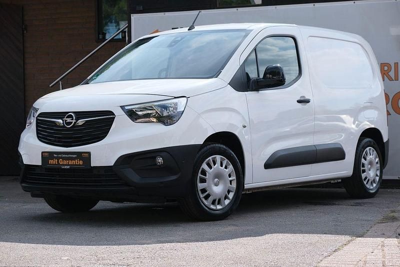Weiß Gebraucht 2021 Opel Combo Edition Van / Kleinbus | 11.499 € (Superpreis) - Bild 1/4