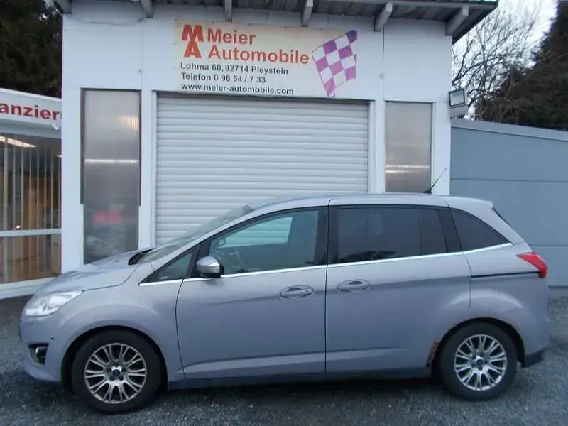 Używany Ford Grand C-Max Titanium 140 KM (102 kW) 2011 Srebrny Minivan