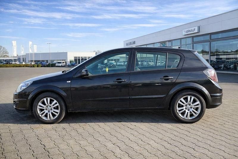 Gebraucht Opel Astra Cosmo 90 PS (66 kW) 2004 Schwarz Limousine