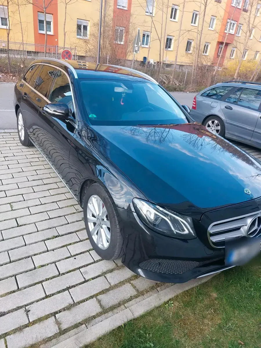 Gebraucht Mercedes E220 194 PS (142 kW) 2018 Schwarz Kombi