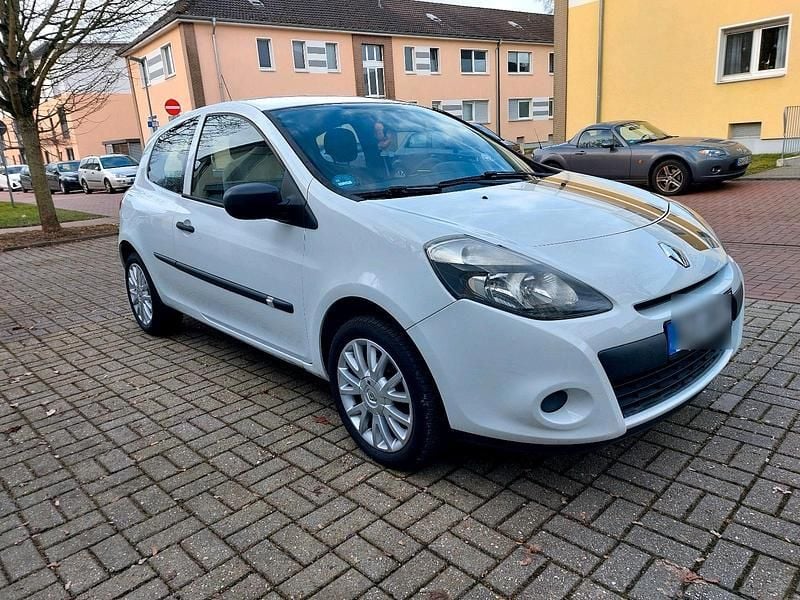 Weiß Gebraucht 2012 Renault Clio IV Kleinwagen | 2.499 € (Guter Preis) - Bild 1/4