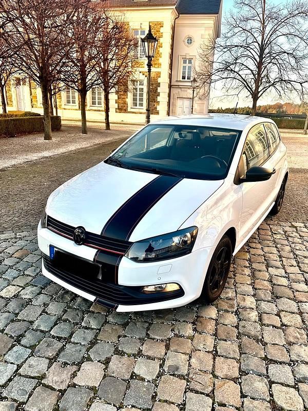 Weiß Gebraucht 2015 VW Polo Kleinwagen | 4.500 € (Guter Preis) - Bild 1/4