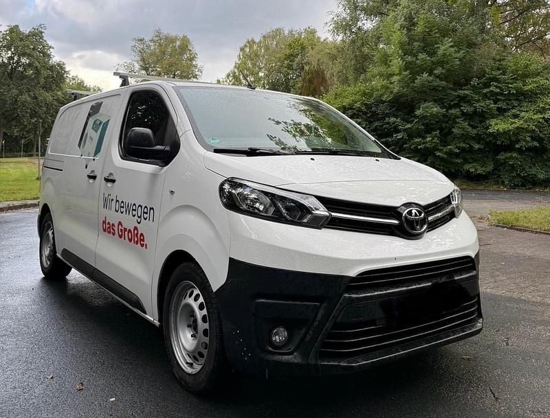 Weiß Gebraucht 2018 Toyota Proace Van | 6.500 € (Superpreis) - Bild 1/4