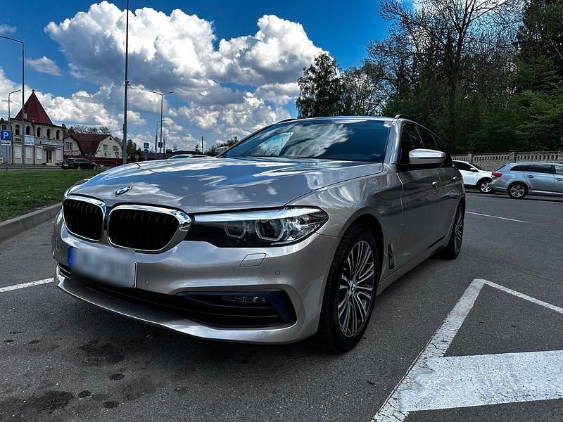 Gebraucht BMW 520 Sport Line 190 PS (139 kW) 2023 Silber Kombi