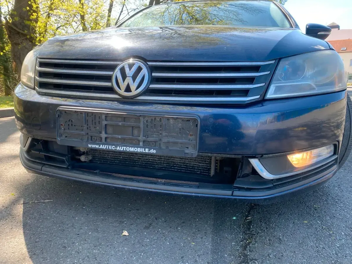 Gebraucht VW Passat 140 PS (102 kW) 2012 Blau Kombi