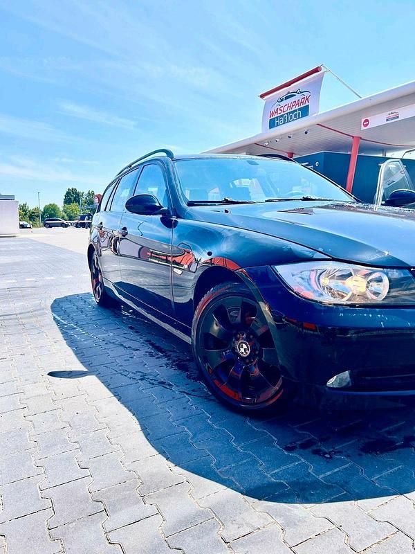 Schwarz Gebraucht 2007 BMW 320 Kombi | 3.400 € (Fairer Preis) - Bild 1/4