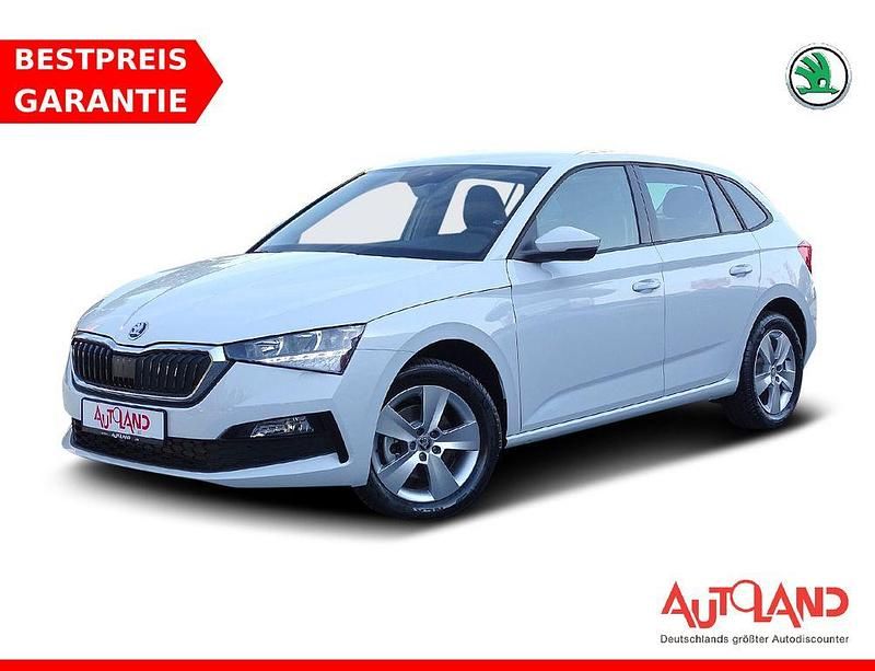Weiß Gebraucht 2023 Skoda Scala Kleinwagen | 20.990 € (Guter Preis) - Bild 1/4