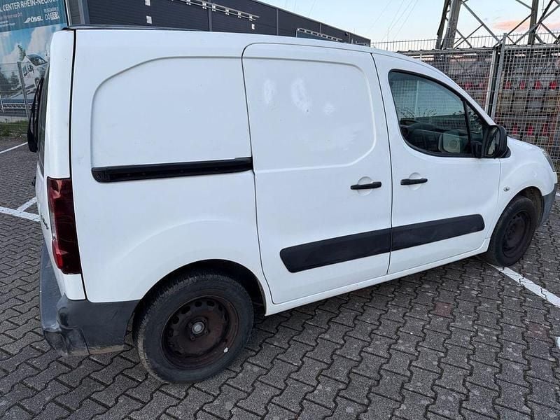 Gebraucht Citroën Berlingo Attraction 75 PS (55 kW) 2012 Weiß Van / Kleinbus