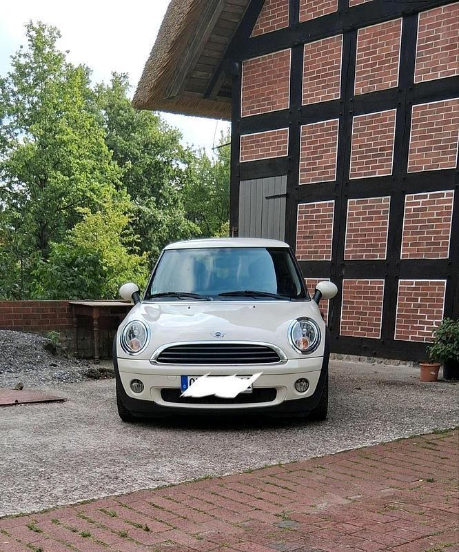 Weiß Gebraucht 2009 Mini ONE Pepper Kleinwagen | 2.600 € (Fairer Preis) - Bild 1/4