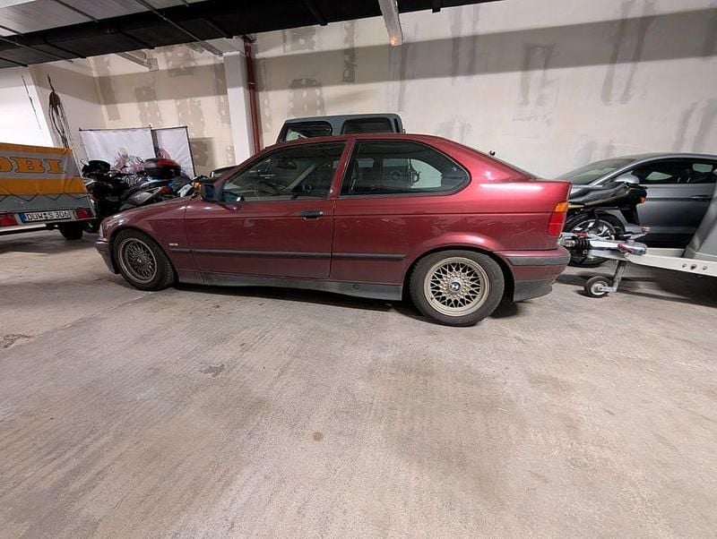 Gebraucht BMW 316 Basis 102 PS (75 kW) 1997 Rot Coupé