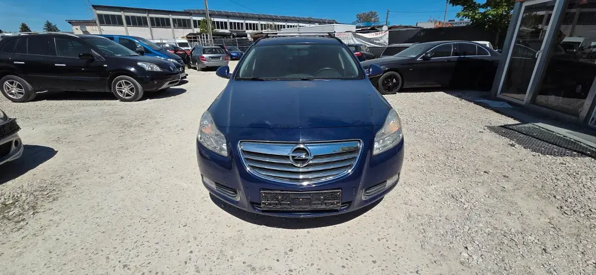 Second-hand Opel Insignia 130 CP (95 kW) 2012 Albastru Break