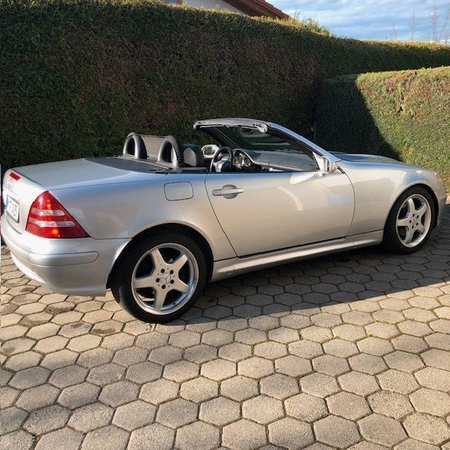 Silber Gebraucht 2002 Mercedes SLK230 Cabrio | 6.950 € (Etwas zu teuer) - Bild 1/4